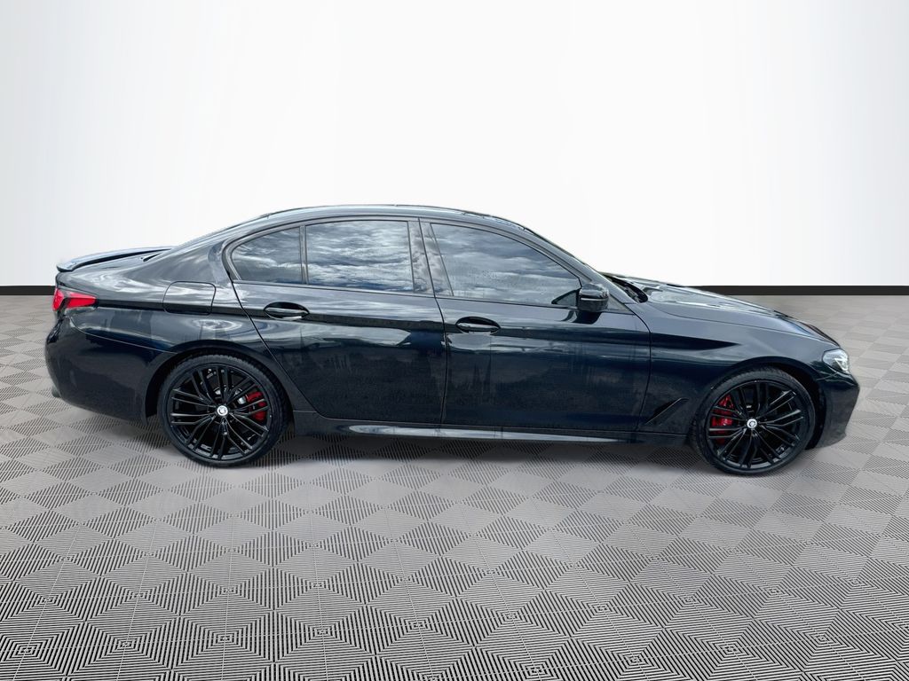 2021 BMW 540i fotoğraf 3