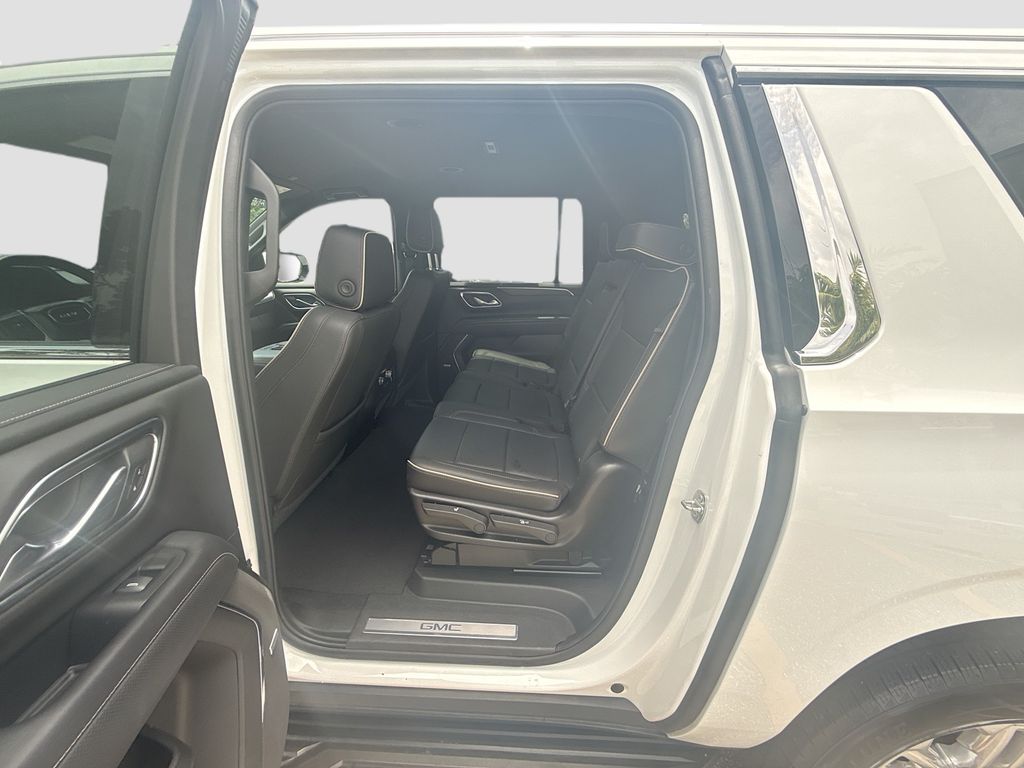 2024 GMC Yukon XL SLT - Photo 26