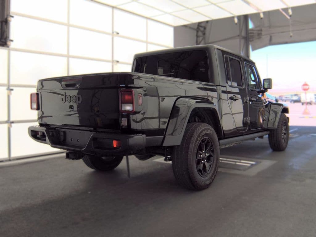Used 2022 Jeep Gladiator Sport Truck Crew Cab