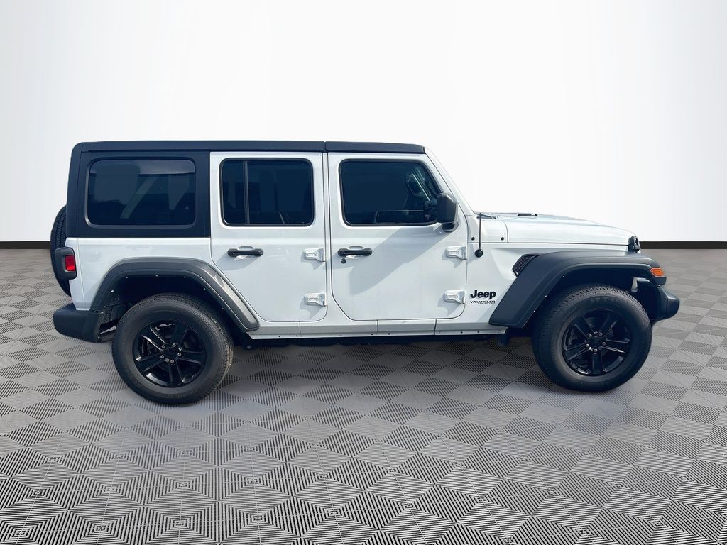 2022 Jeep Wrangler Unlimited Sport fotoğraf 3