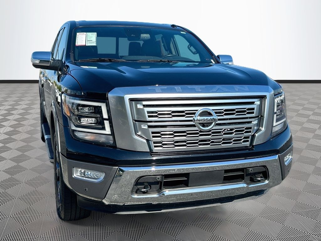 2021 Nissan Titan Platinum Reserve fotoğraf 2