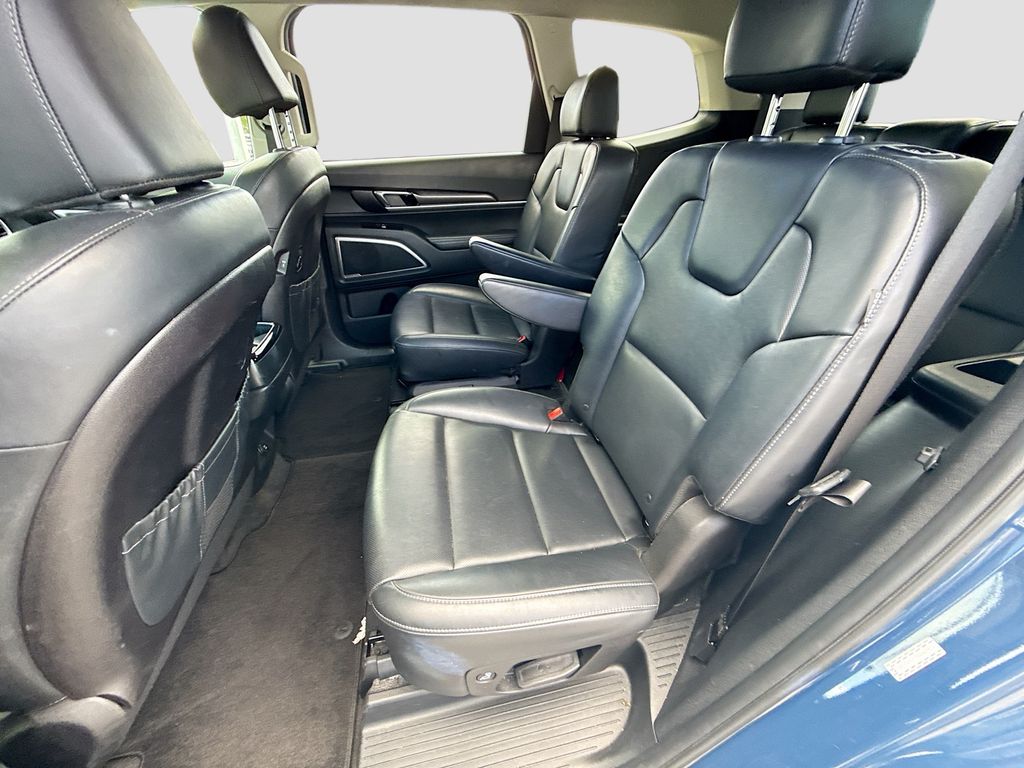 2025 Kia Telluride S - Photo 27