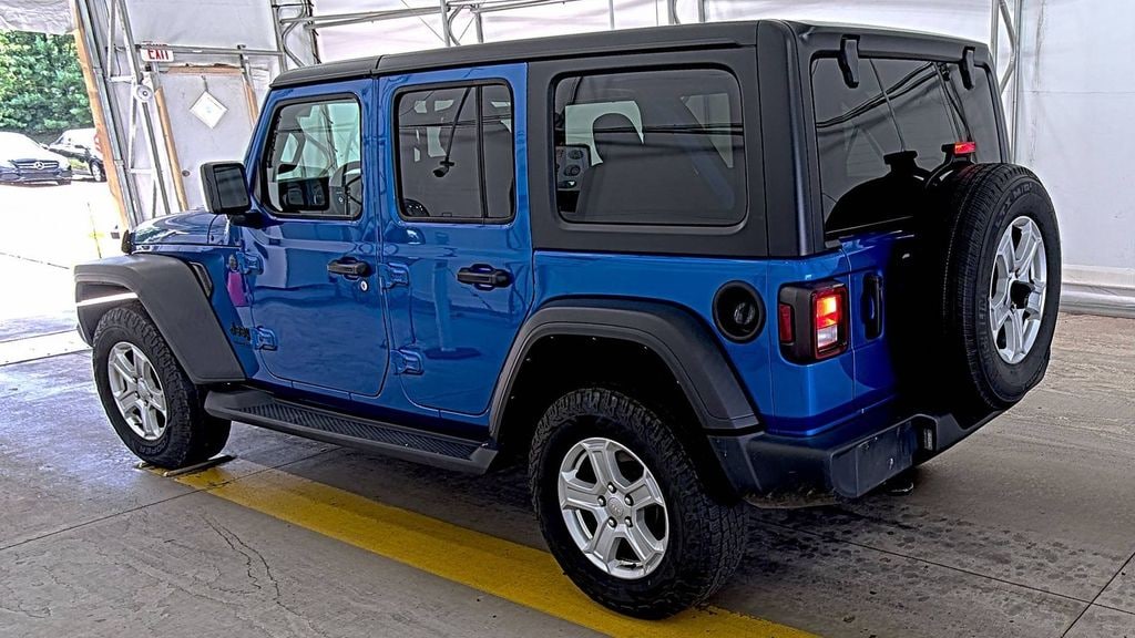 2022 Jeep Wrangler Unlimited Sport fotoğraf 2