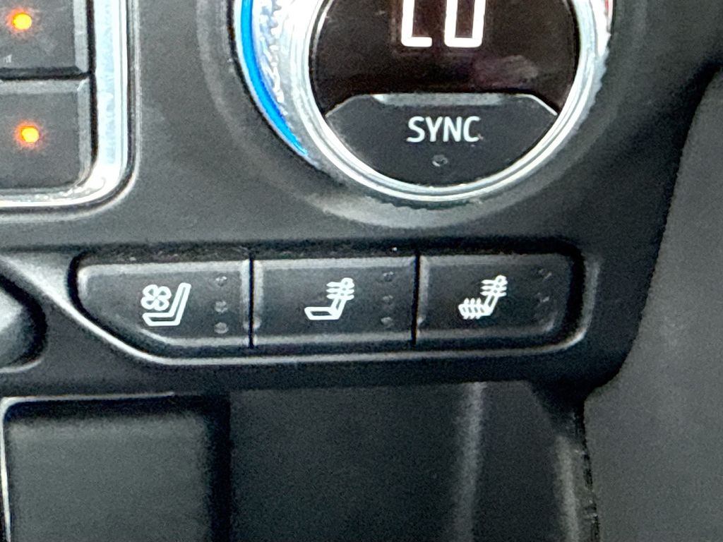 2024 GMC Yukon SLT - Photo 22