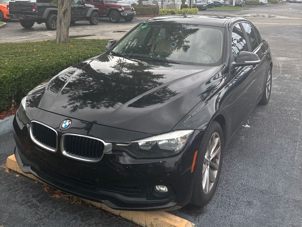 2017 BMW 3 Series 320i Sedan's photo