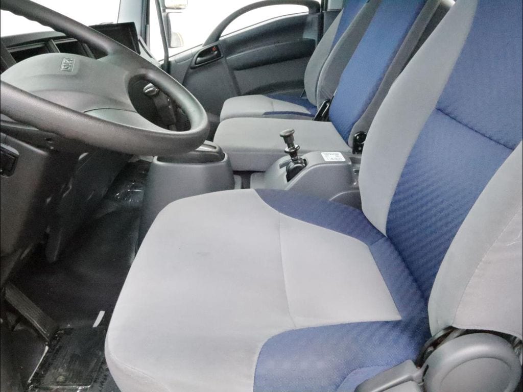 2022 Isuzu FTR - Photo 35