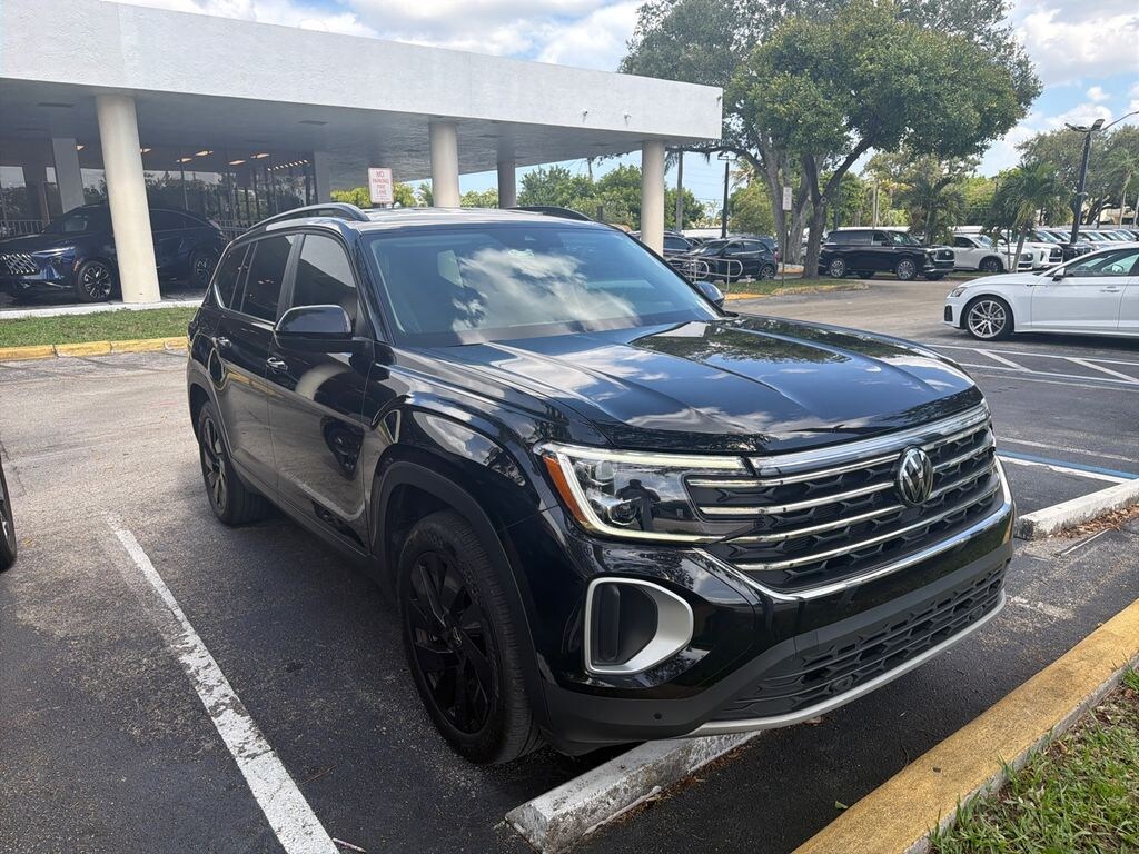 Used 2024 Volkswagen Atlas 2.0T SE w/Technology SUV