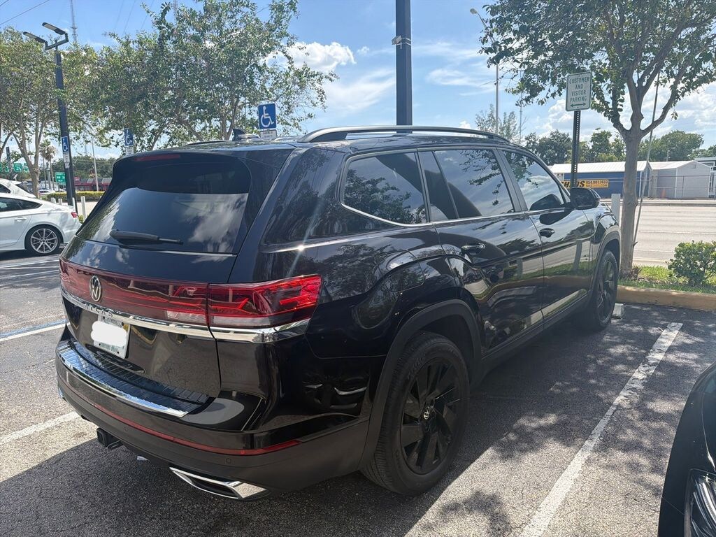 Used 2024 Volkswagen Atlas 2.0T SE w/Technology SUV