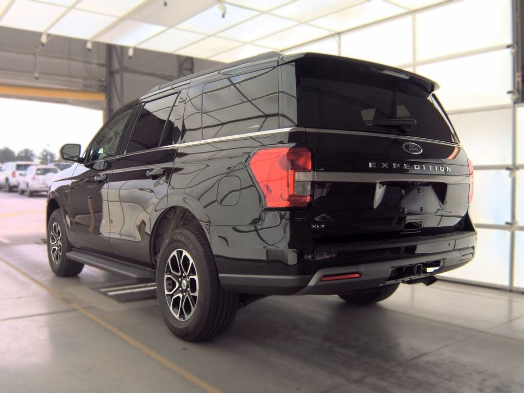 Used 2024 Ford Expedition XLT SUV