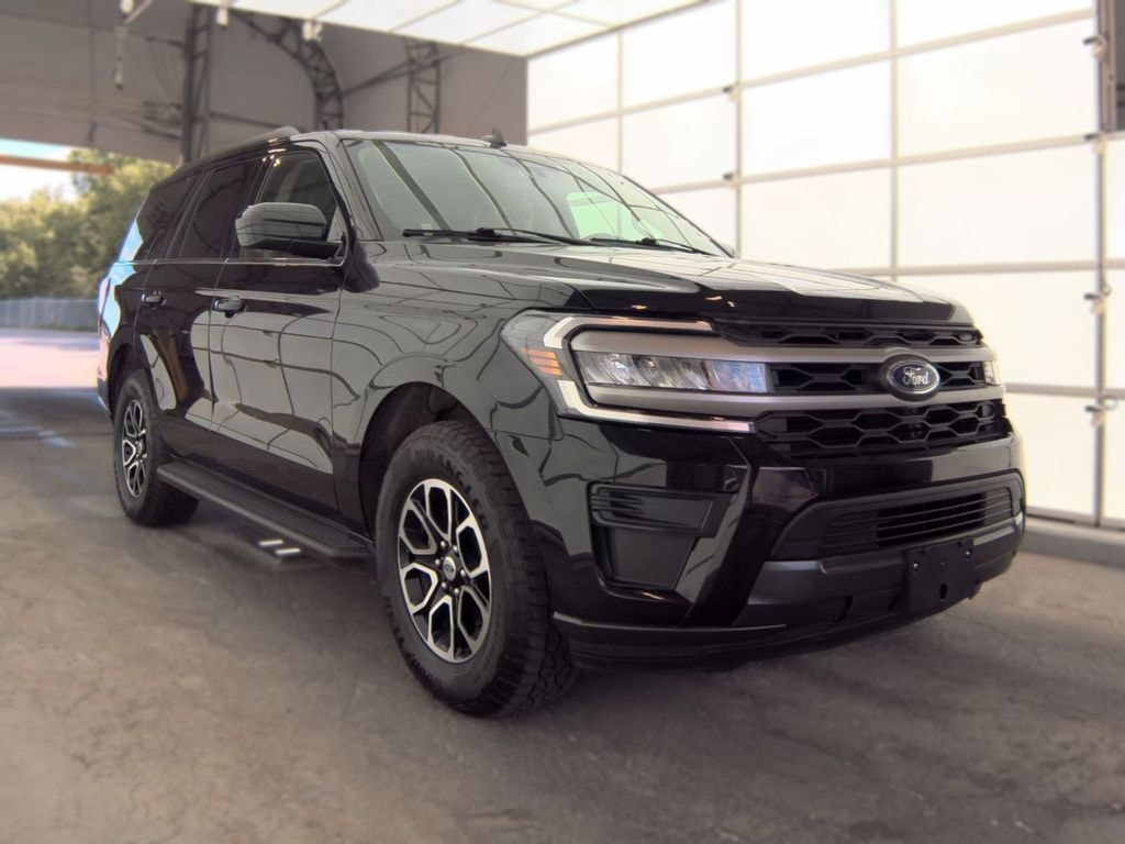 Used 2024 Ford Expedition XLT SUV