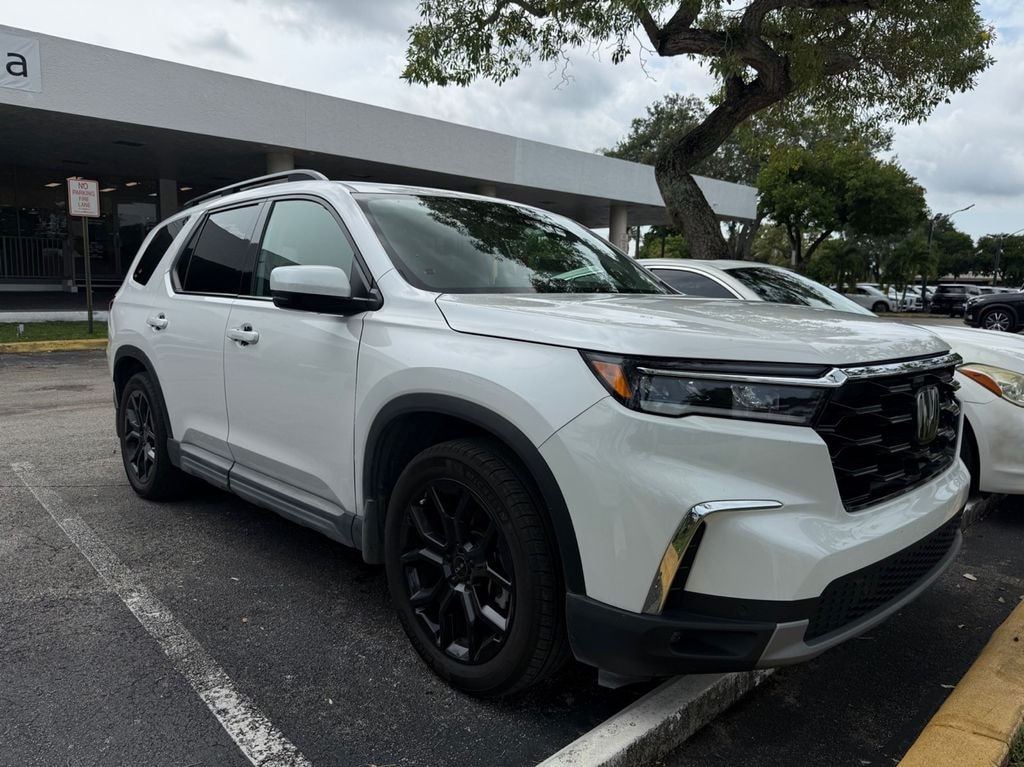 Used 2025 Honda Pilot Touring SUV