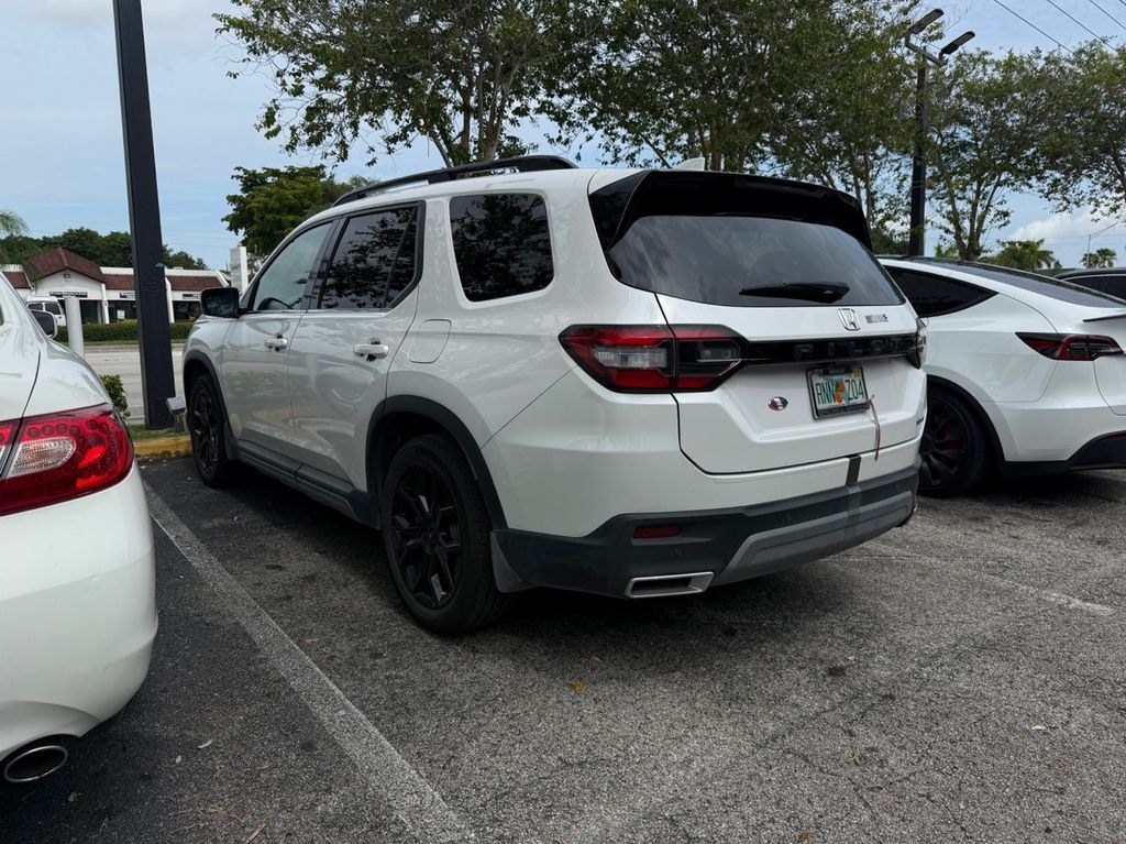 Used 2025 Honda Pilot Touring SUV