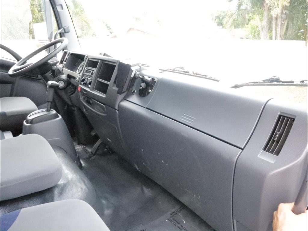 2022 Isuzu FTR - Photo 45