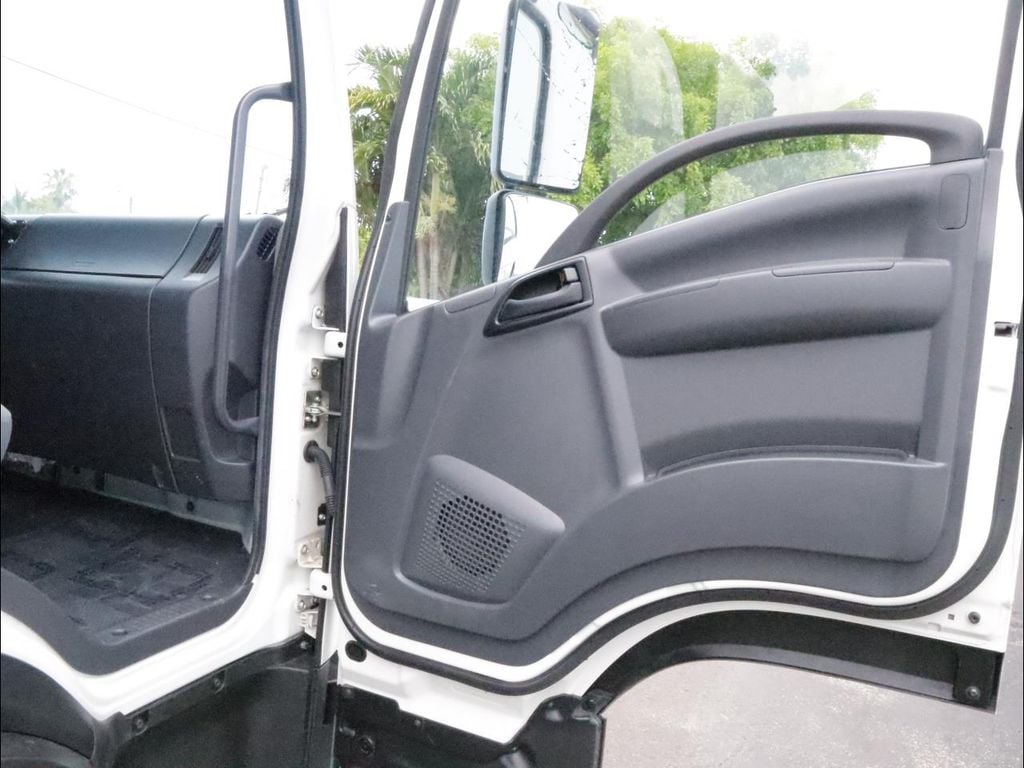 2022 Isuzu FTR - Photo 41