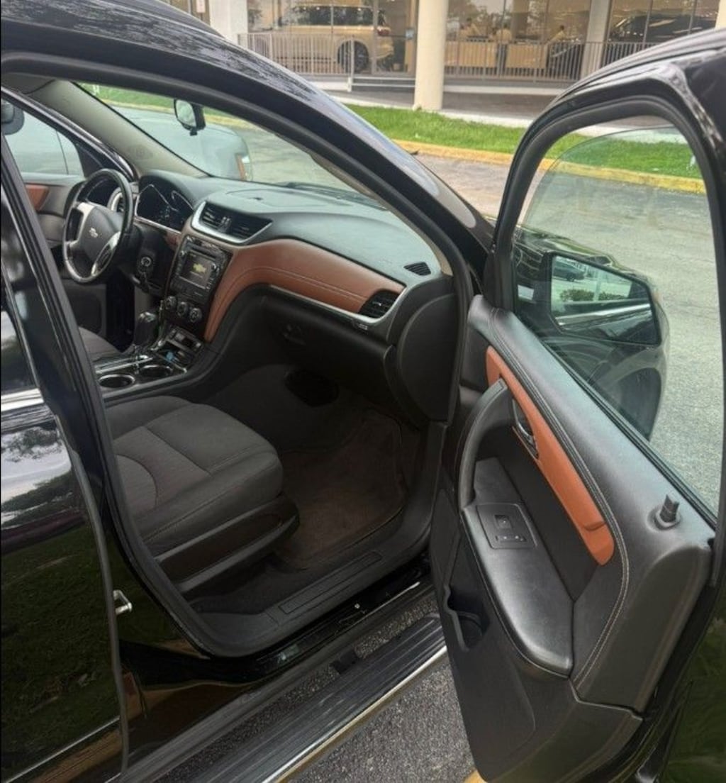 Used 2017 Chevrolet Traverse LT w/1LT SUV