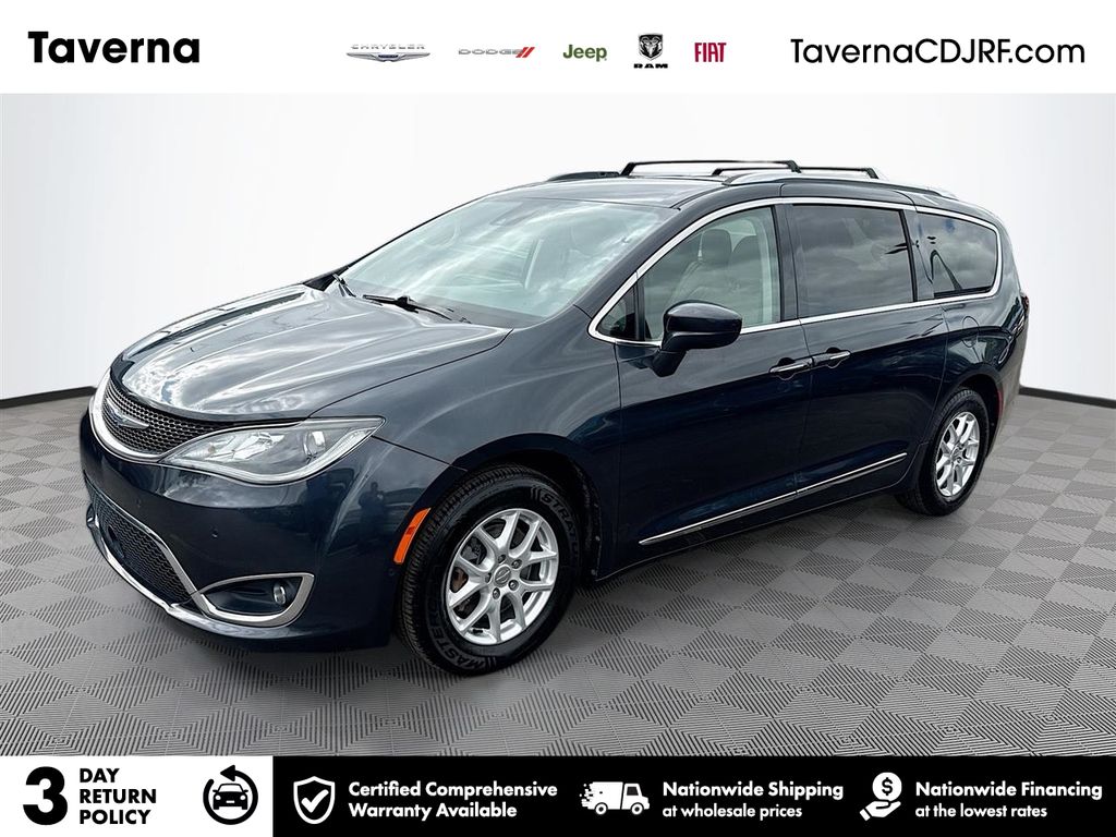 2020 Chrysler Pacifica Touring L's photo