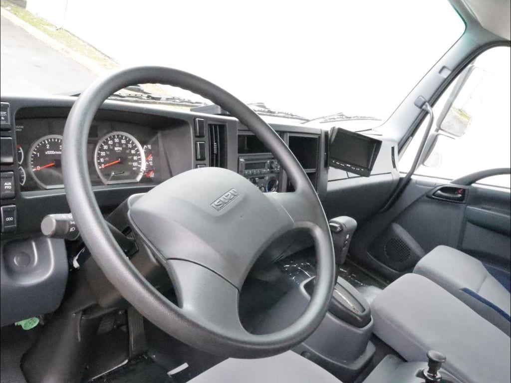 2022 Isuzu FTR - Photo 37