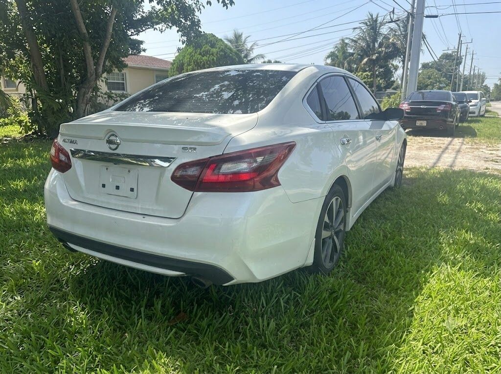 Used 2017 Nissan Altima 2.5 Sedan