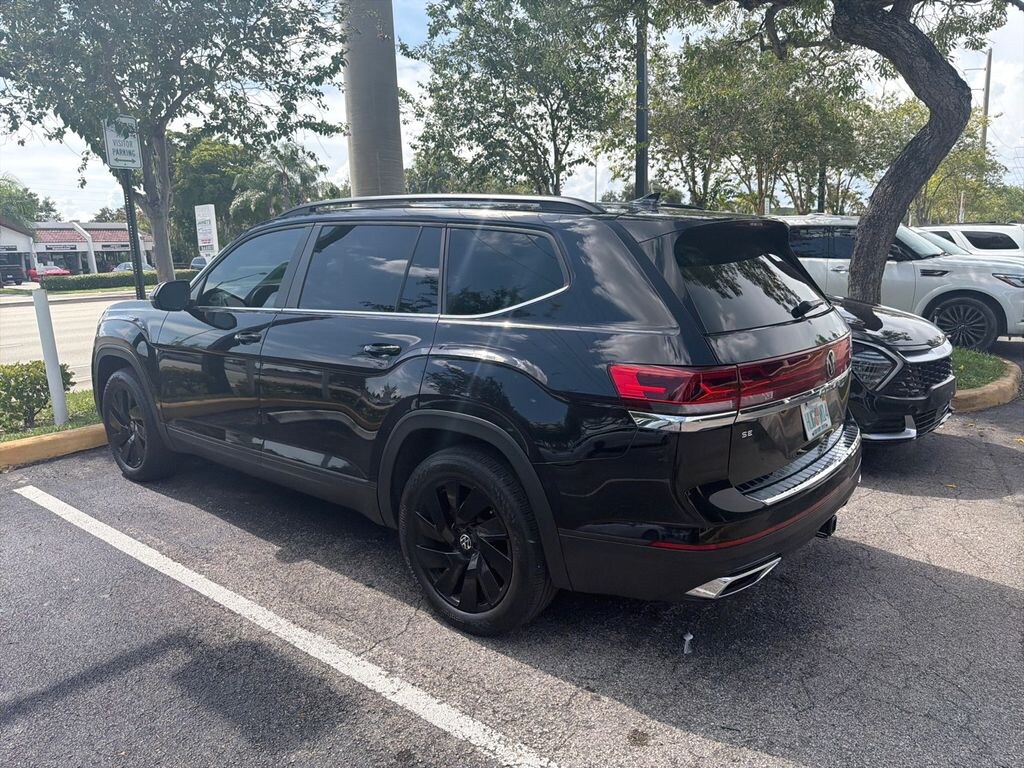 Used 2024 Volkswagen Atlas 2.0T SE w/Technology SUV