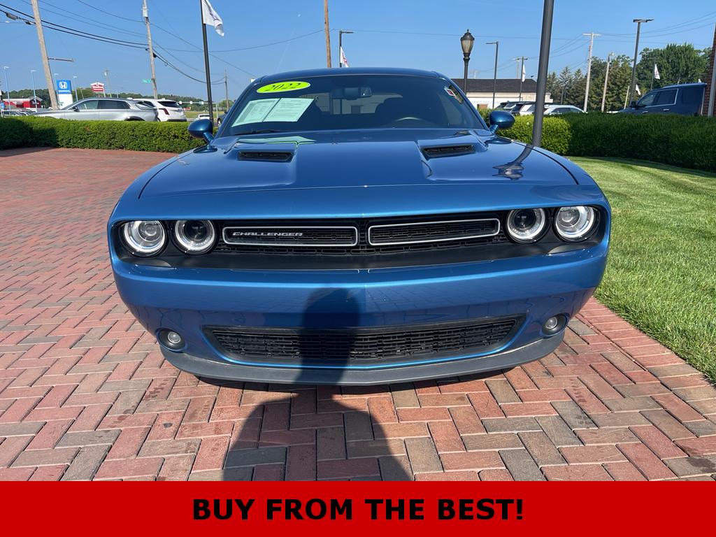 2022 Dodge Challenger SXT photo 3