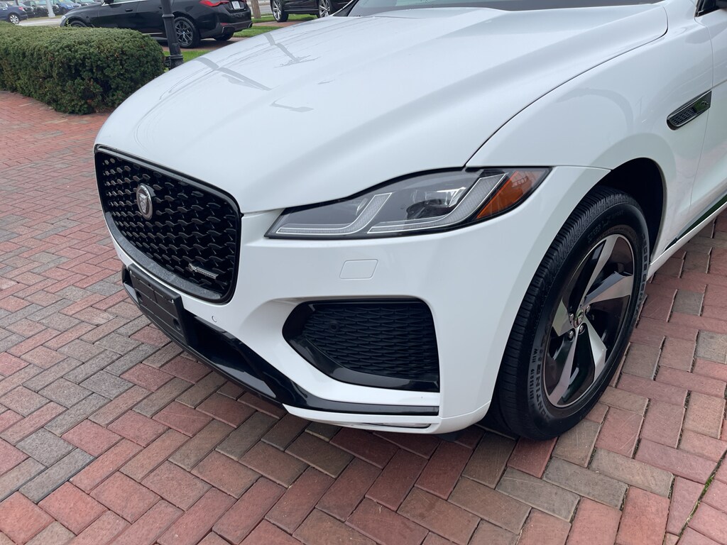 2025 Jaguar F-PACE P250 R-Dynamic S photo 2