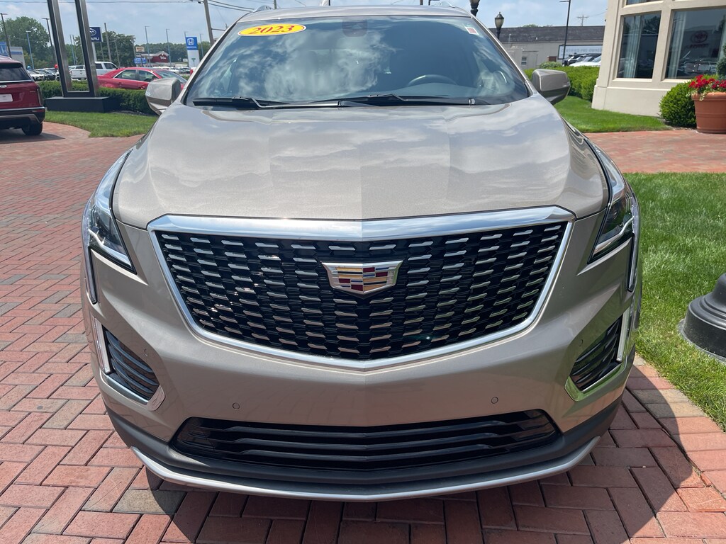 2023 Cadillac XT5 Premium Luxury photo 3