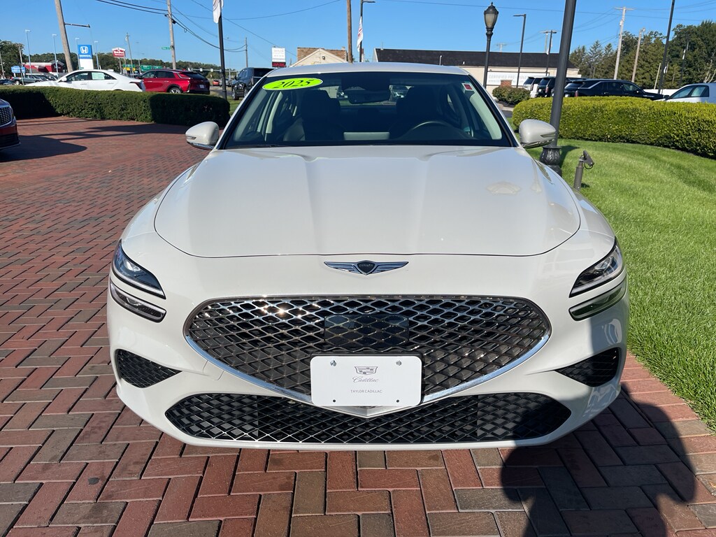2025 Genesis G70 2.5T photo 3