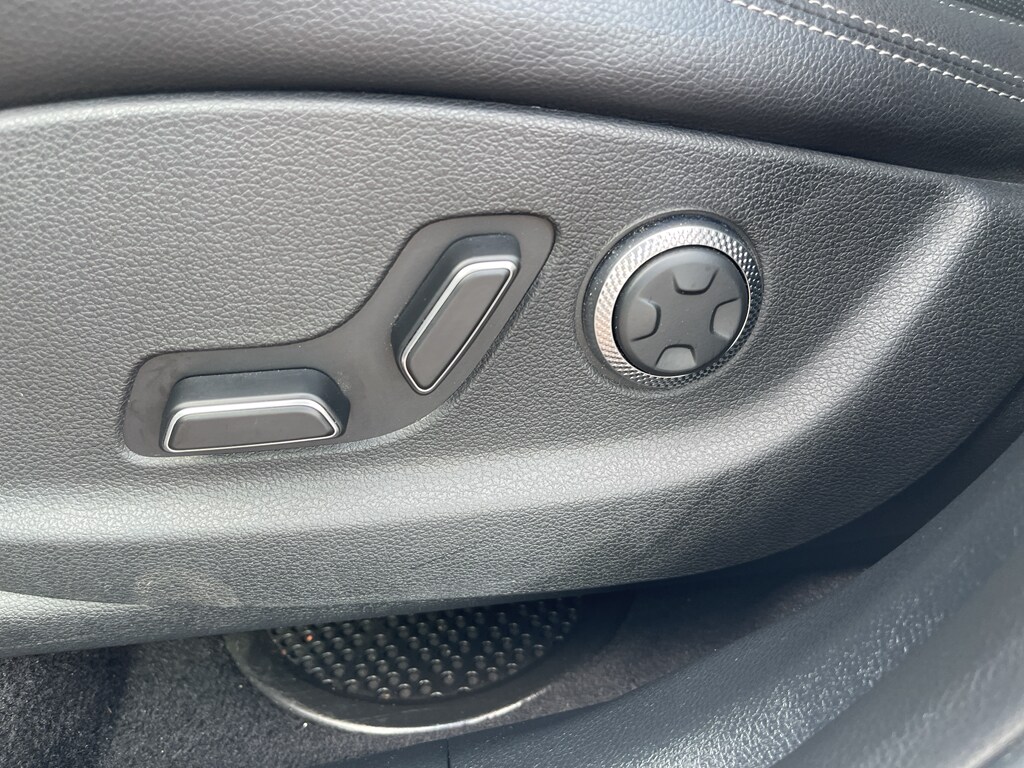 2025 GENESIS GV70 Standard - Photo 16
