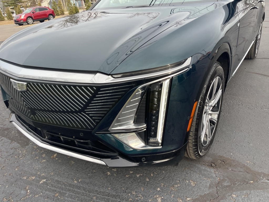 Used 2024 Cadillac LYRIQ Luxury 1 with VIN 1GYKPPRL8RZ130993 for sale in Toledo, OH