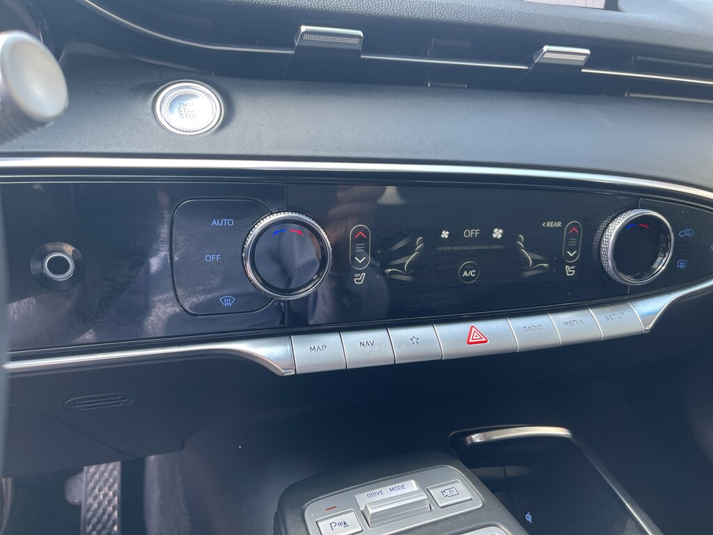 2025 GENESIS GV70 Standard - Photo 26