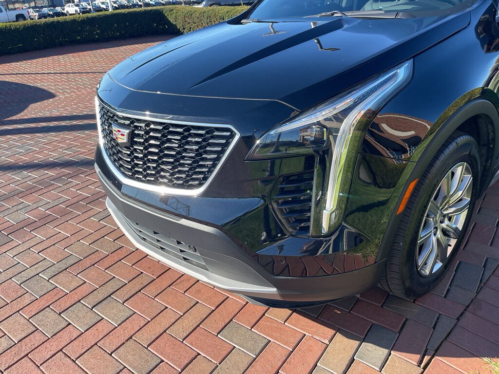 2023 Cadillac XT4 Premium Luxury photo 2
