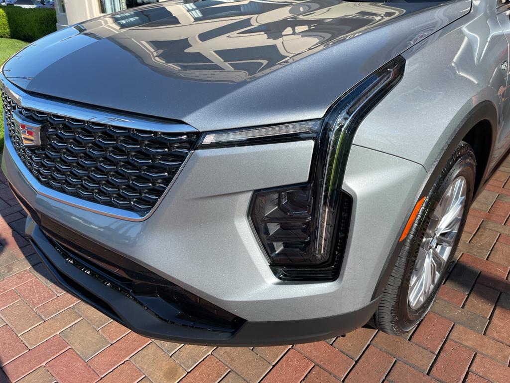 Used 2024 Cadillac XT4 Premium Luxury with VIN 1GYFZCR43RF154472 for sale in Toledo, OH