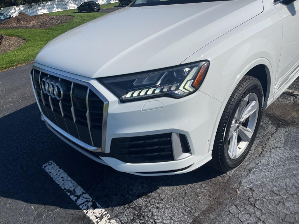 2024 Audi Q7 Premium Plus photo 2