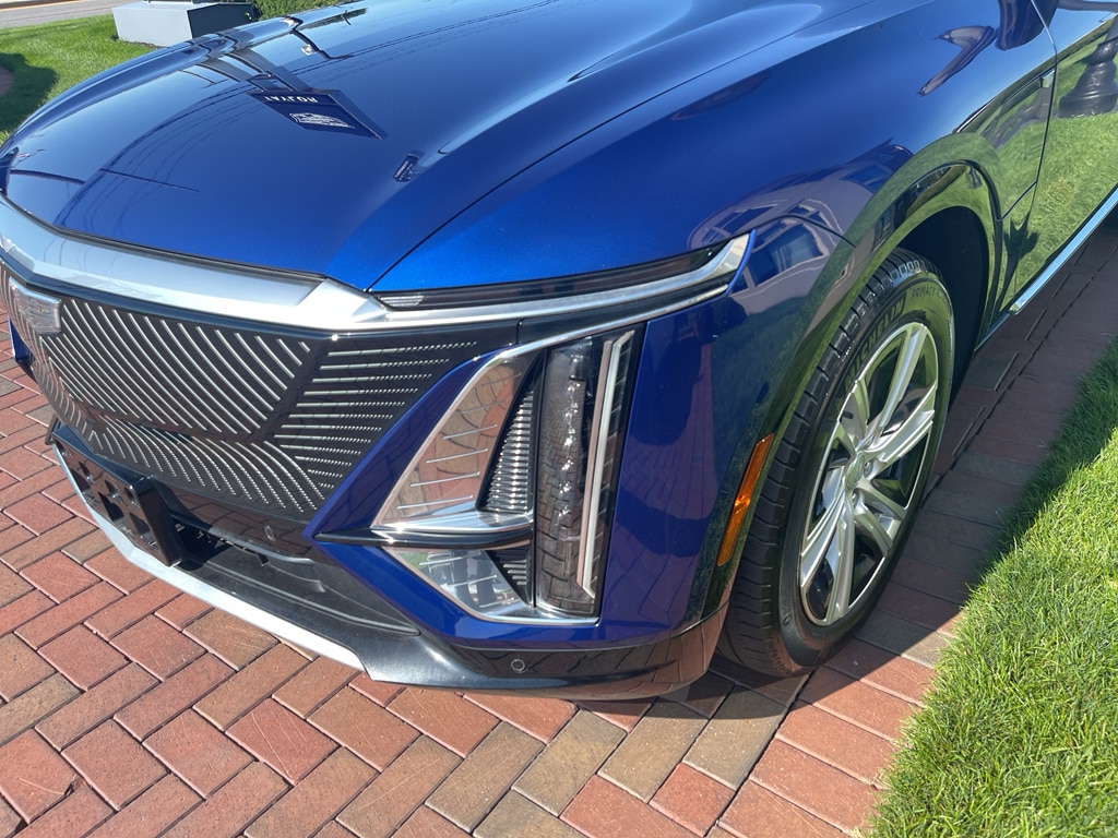 Used 2024 Cadillac LYRIQ Tech with VIN 1GYKPMRL1RZ136309 for sale in Toledo, OH