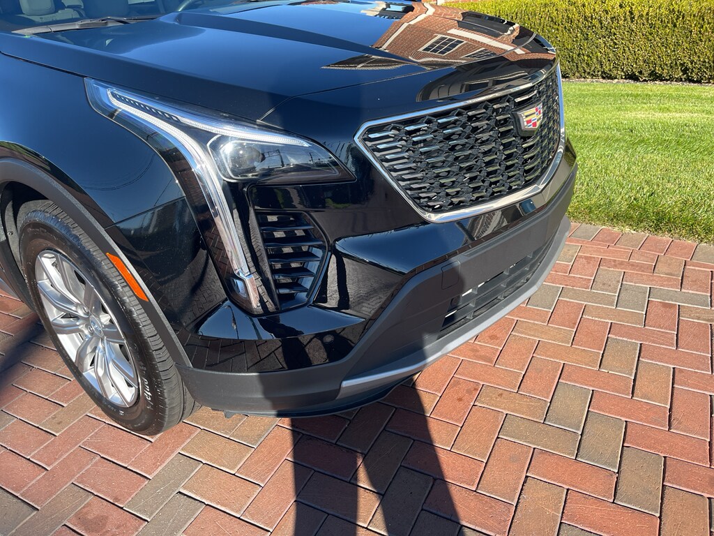 2023 Cadillac XT4 Premium Luxury photo 4