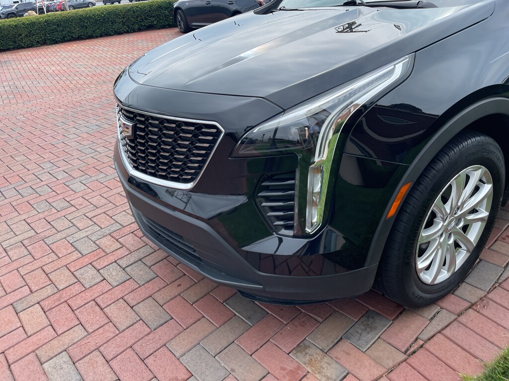 2019 Cadillac XT4 Luxury photo 2
