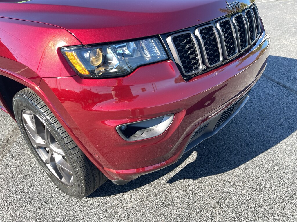 2021 Jeep Grand Cherokee Limited photo 2