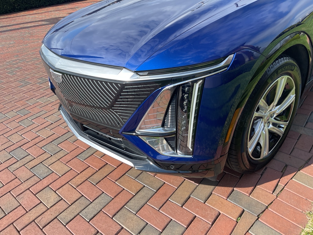 Used 2024 Cadillac LYRIQ Tech with VIN 1GYKPMRL4RZ135252 for sale in Toledo, OH