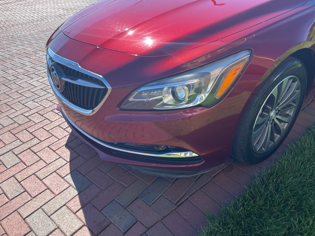 2017 Buick LaCrosse Premium photo 3