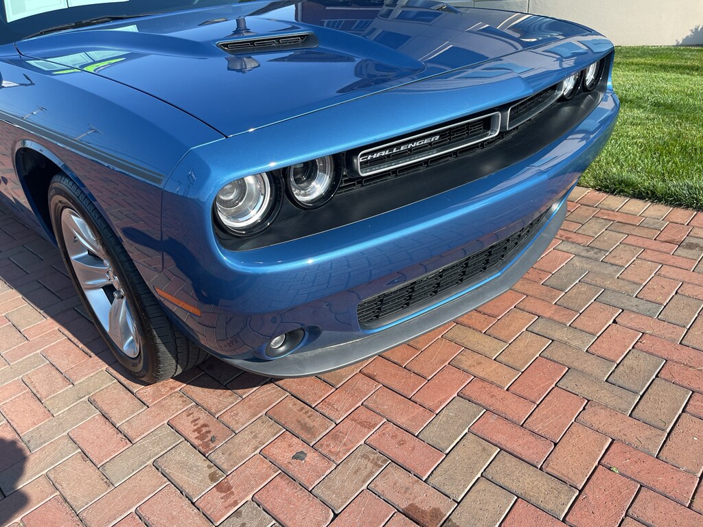 2022 Dodge Challenger SXT photo 4
