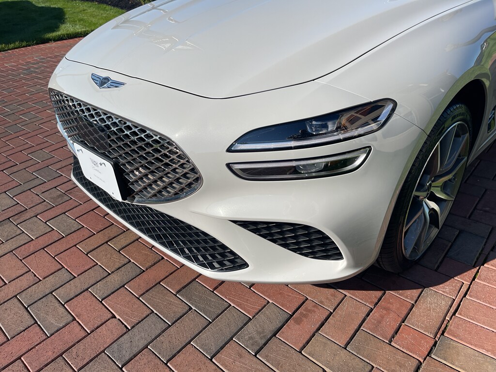 2025 Genesis G70 2.5T photo 2
