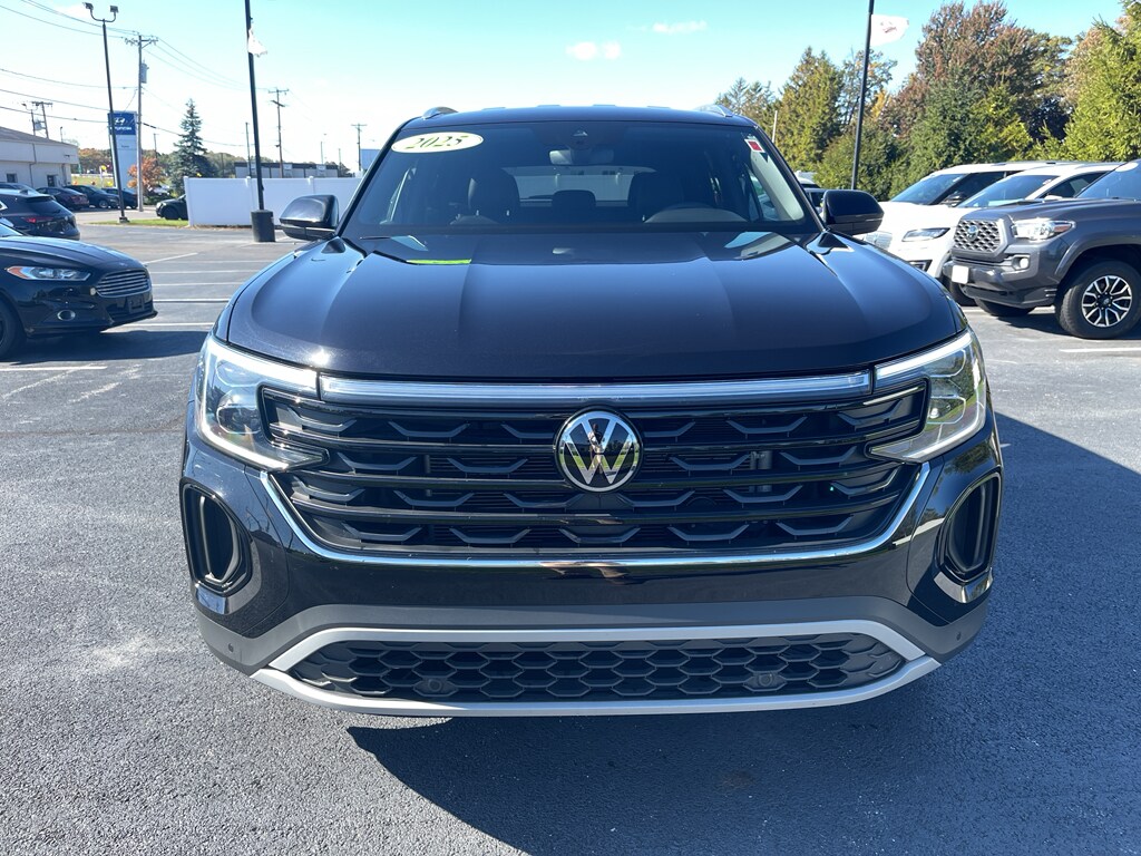 2025 Volkswagen Atlas Cross Sport SE Technology photo 3