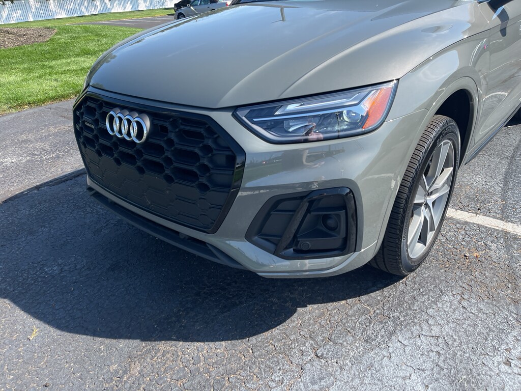 2025 Audi Q5 S line Premium photo 2