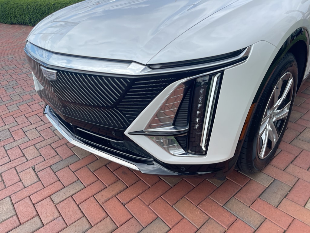 Used 2024 Cadillac LYRIQ Tech with VIN 1GYKPMRL4RZ135946 for sale in Toledo, OH