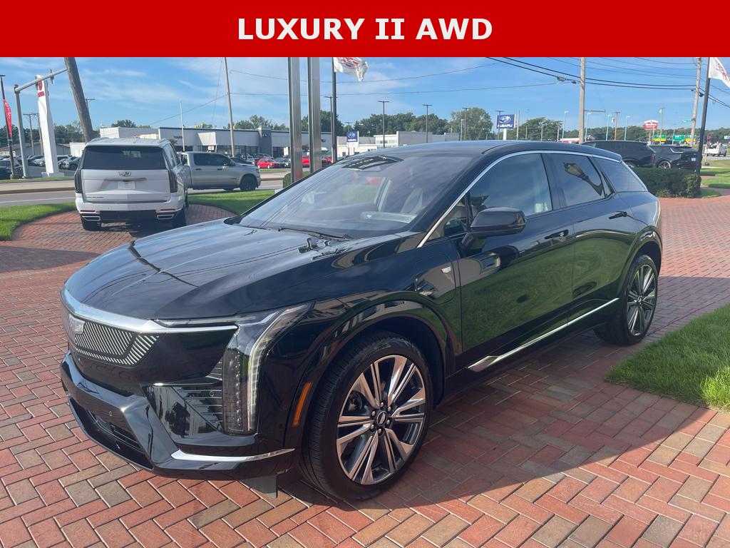 2025 Cadillac OPTIQ Luxury 2