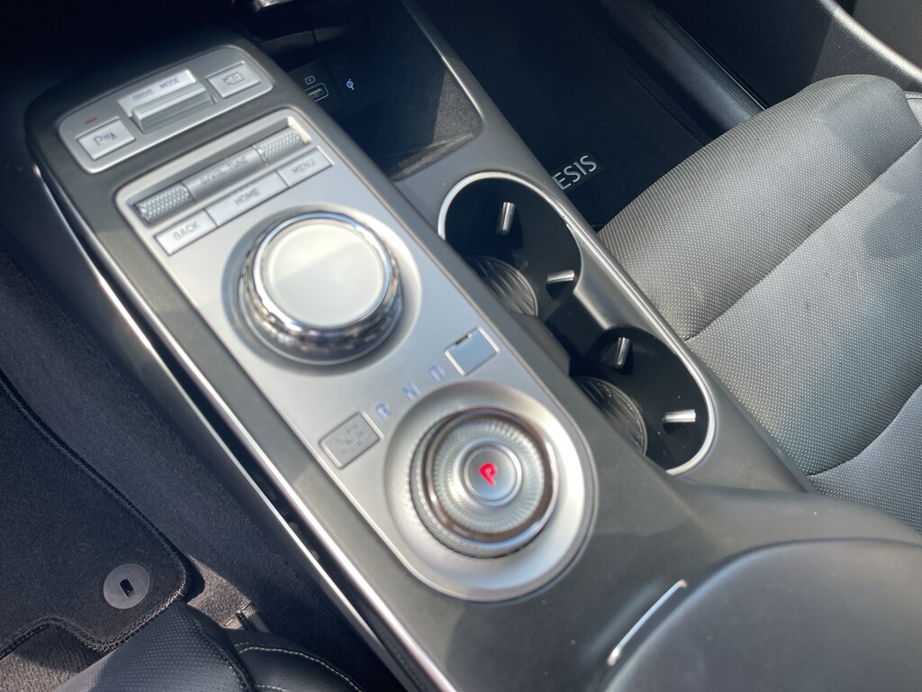 2025 GENESIS GV70 Standard - Photo 28