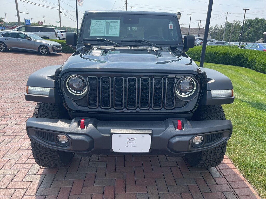 2024 Jeep Wrangler Rubicon photo 3