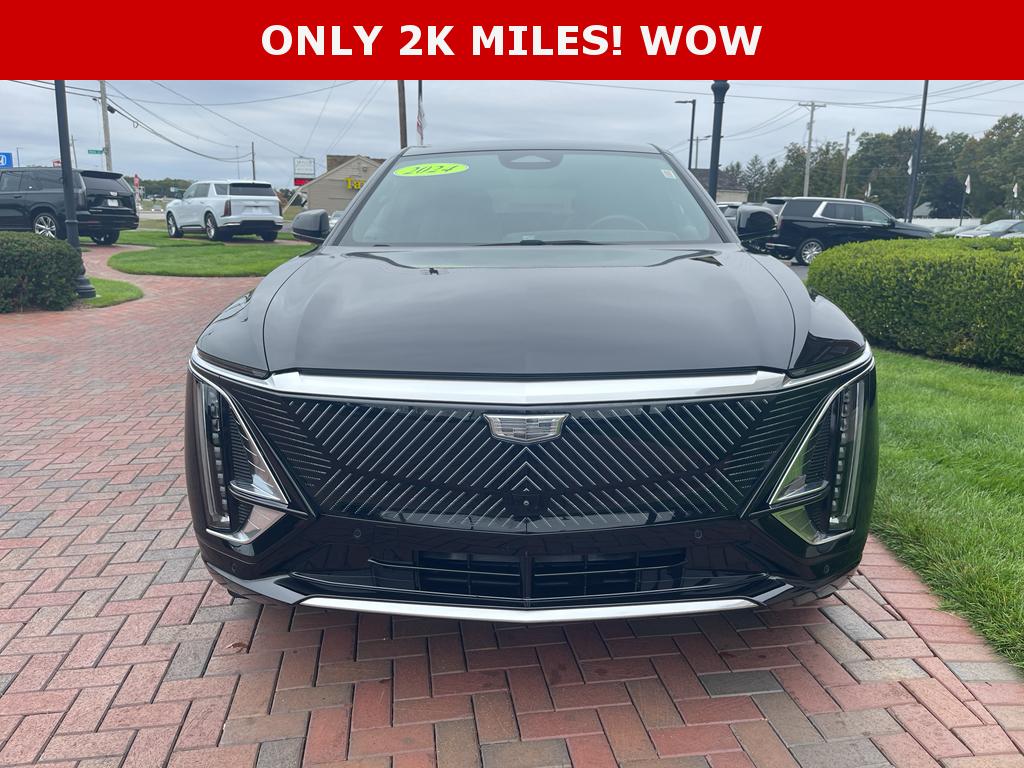 2024 Cadillac Lyriq Luxury photo 3