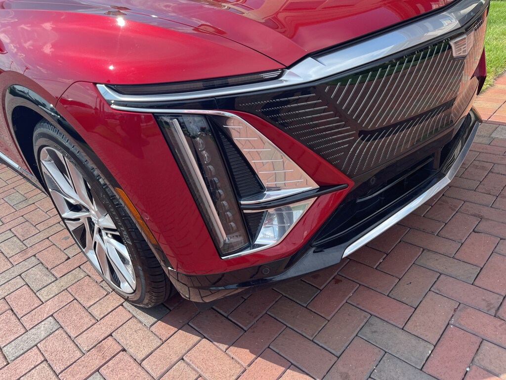 2024 Cadillac Lyriq Luxury photo 4