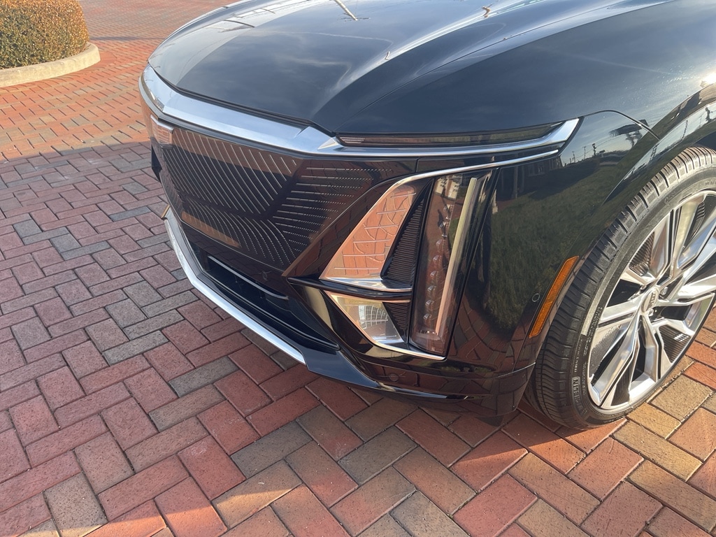Used 2024 Cadillac LYRIQ Luxury 3 with VIN 1GYKPSRL4RZ137877 for sale in Toledo, OH